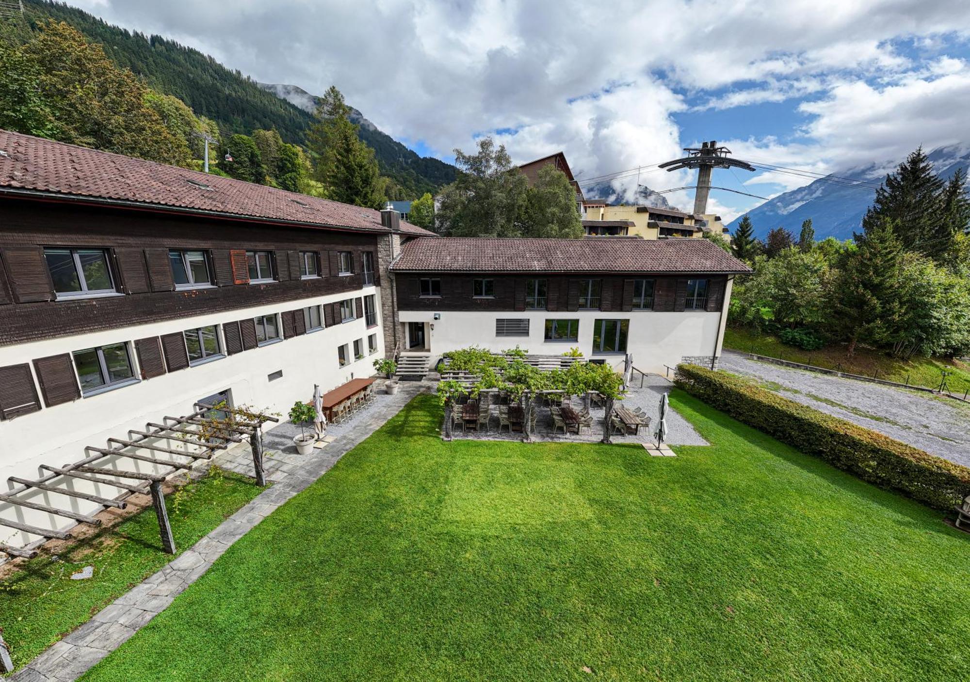 Family & Mountain Lodge C'Est La Vie Hasliberg Exterior photo