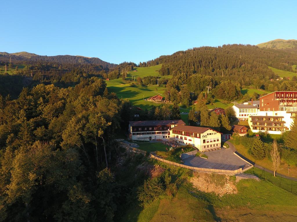 Family & Mountain Lodge C'Est La Vie Hasliberg Exterior photo